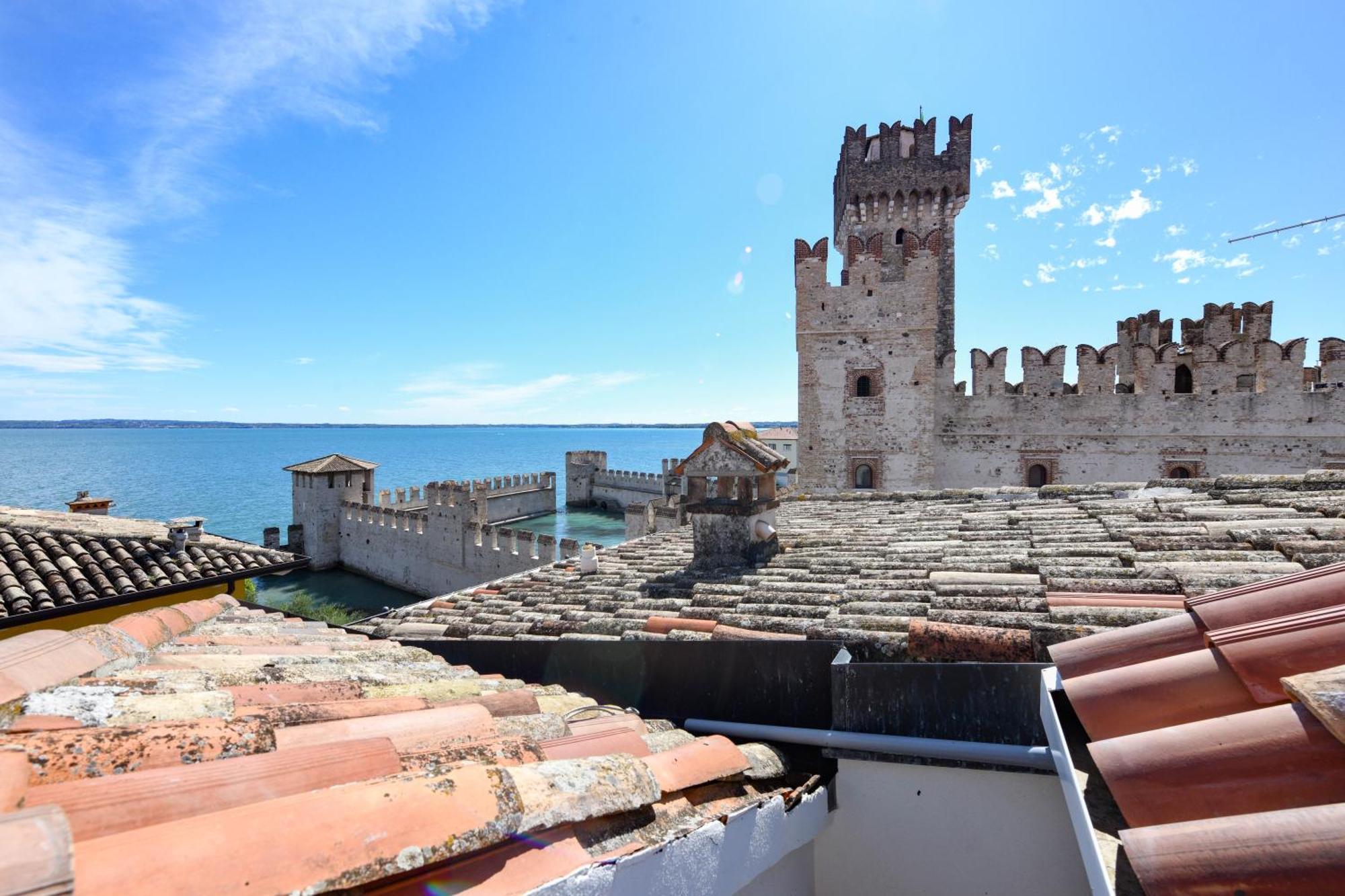 Locanda Carolina Mastino Scala Sirmione Exteriör bild